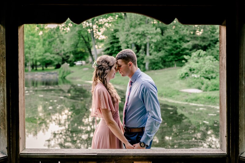 colorful-spring-garden-engagement-in-virginia-00027