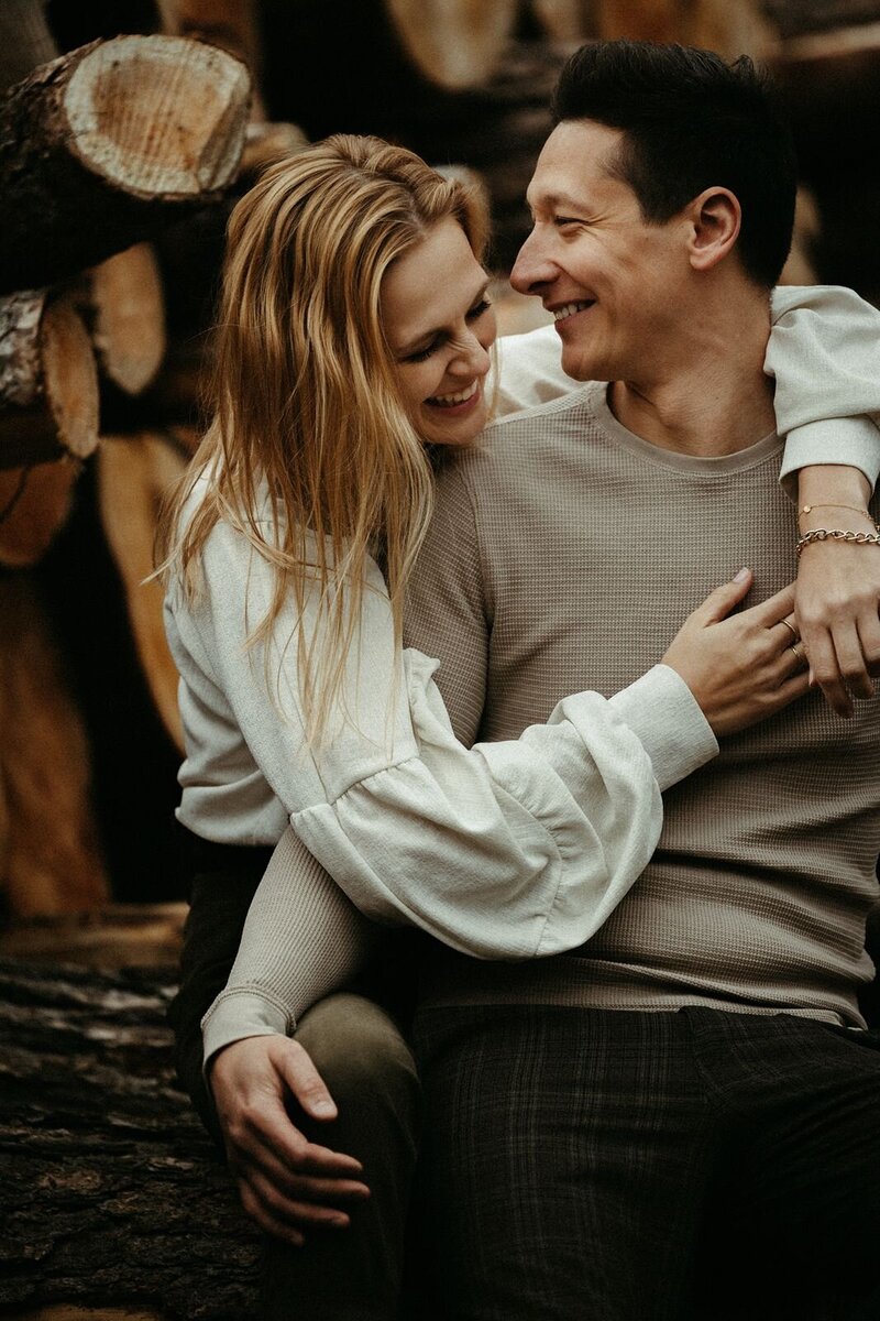 Get framed photography Loveshoot couple Europe mountains cozy intimate