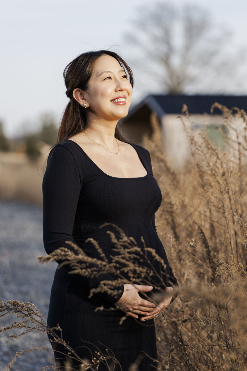 Hudson Valley maternity photographers in Cold Spring capturing scenic, natural portraits