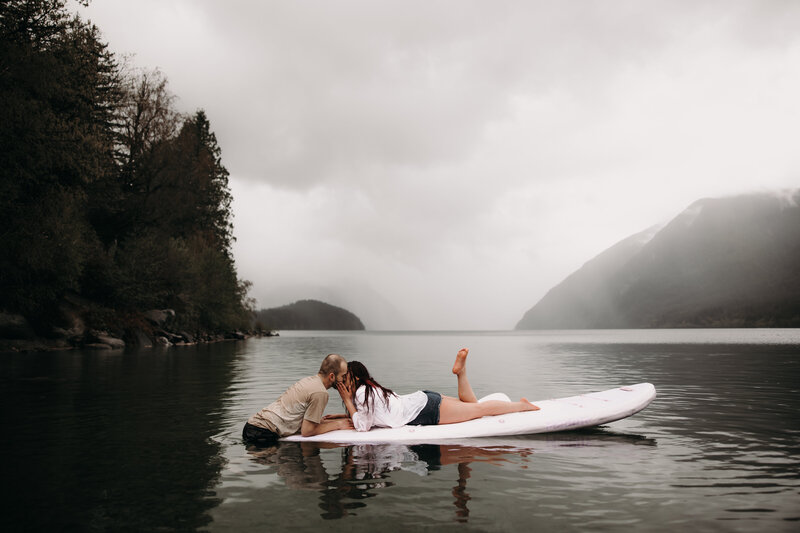 Paddle board engagement photos at Alouette Lake