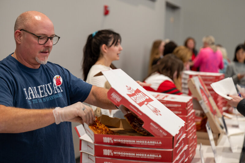 Volunteers-serve-fundraising-event