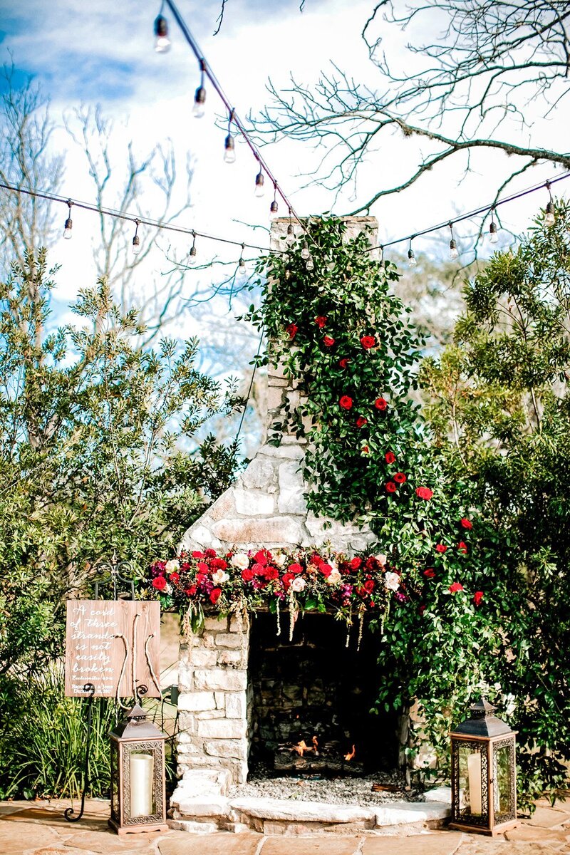 fireplace-ceremony-outdoor-wedding-venue-texas