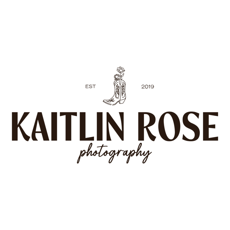 logo with sunflower for iowa wedding photographer