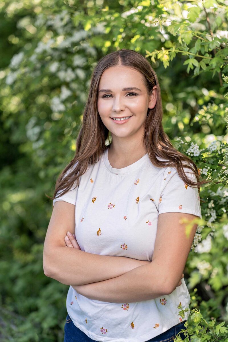 Puyallup Senior Grad Photography Girl Teen Outdoors Nature Leaves