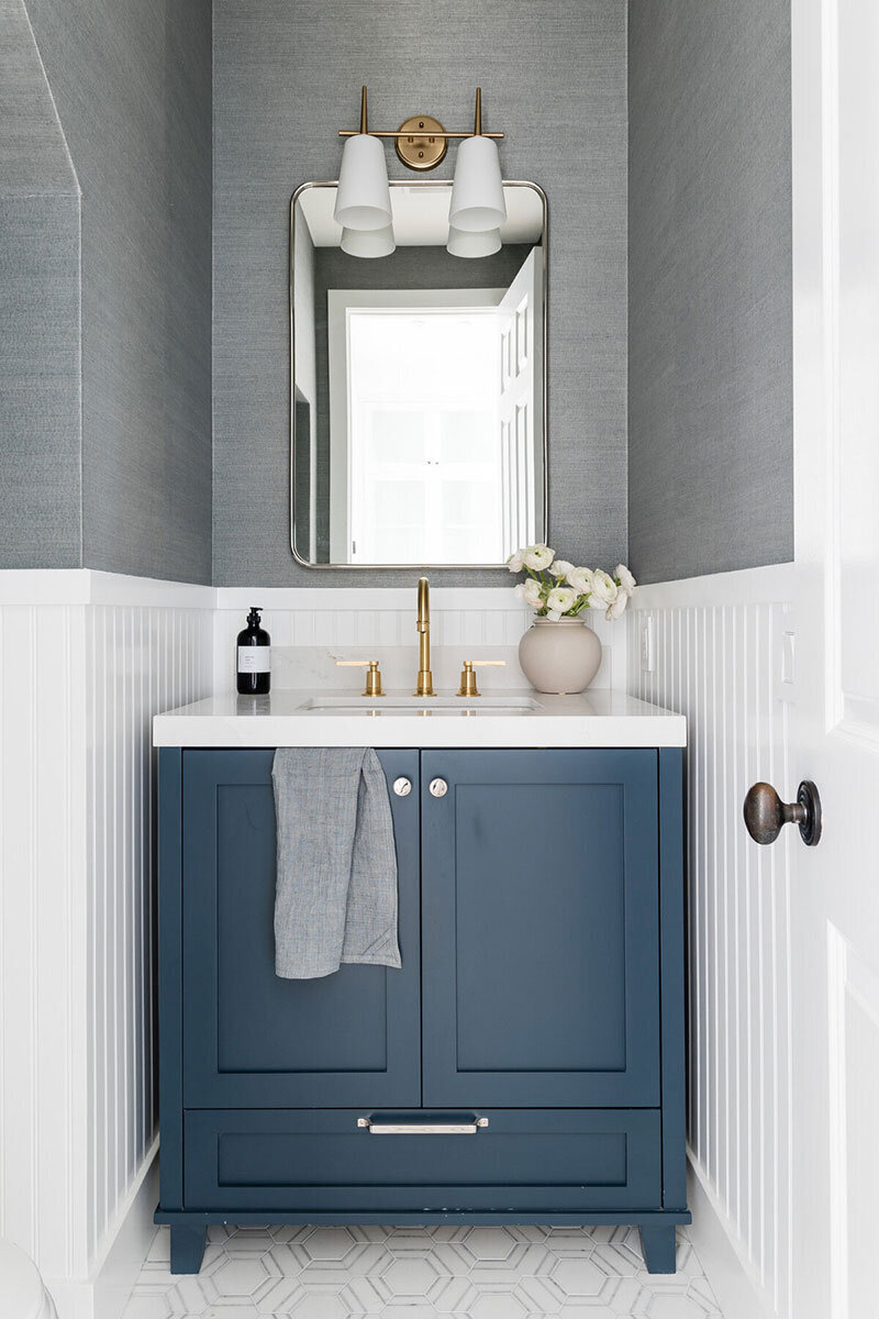 Primary bathroom with seamless design and livable luxury in Turtle Ridge, Irvine
