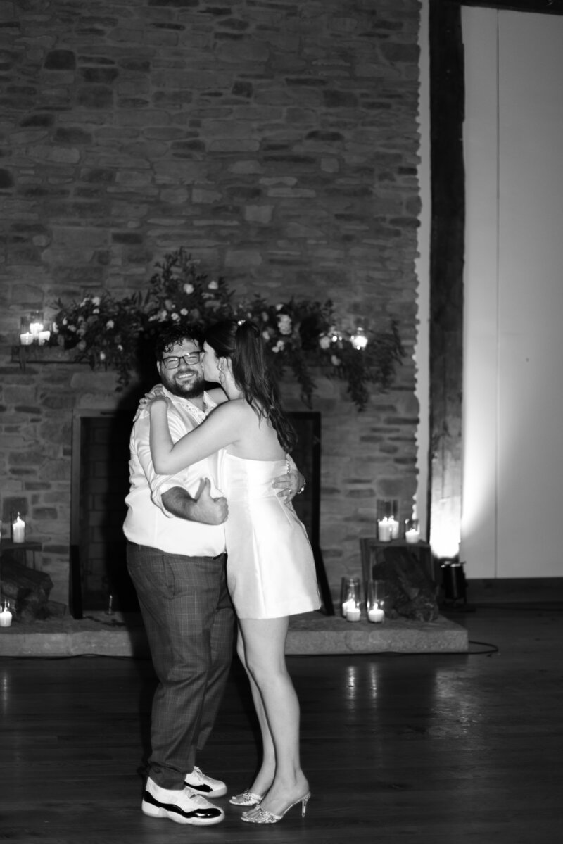 sarah-elizabeth-studio-ohio-wedding-photographer-the-landing-cummins-wedding-saturday-the-party-388