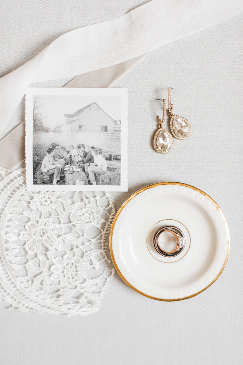 Sioux-Monti: A romantic Indiana estate perfect for kind, nostalgic couples planning a weekend wedding.