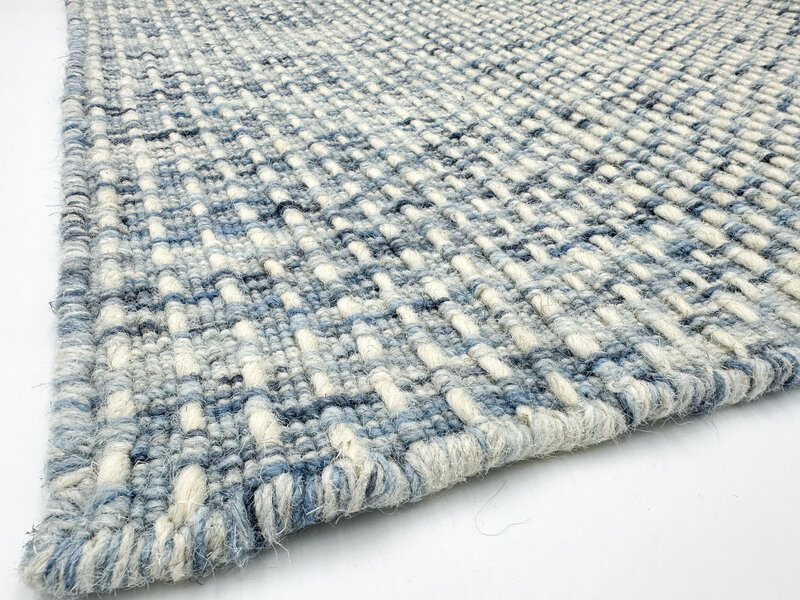 Finley  Color-Light Blue  Content-100% Wool  Knots-Handloom Knotted  