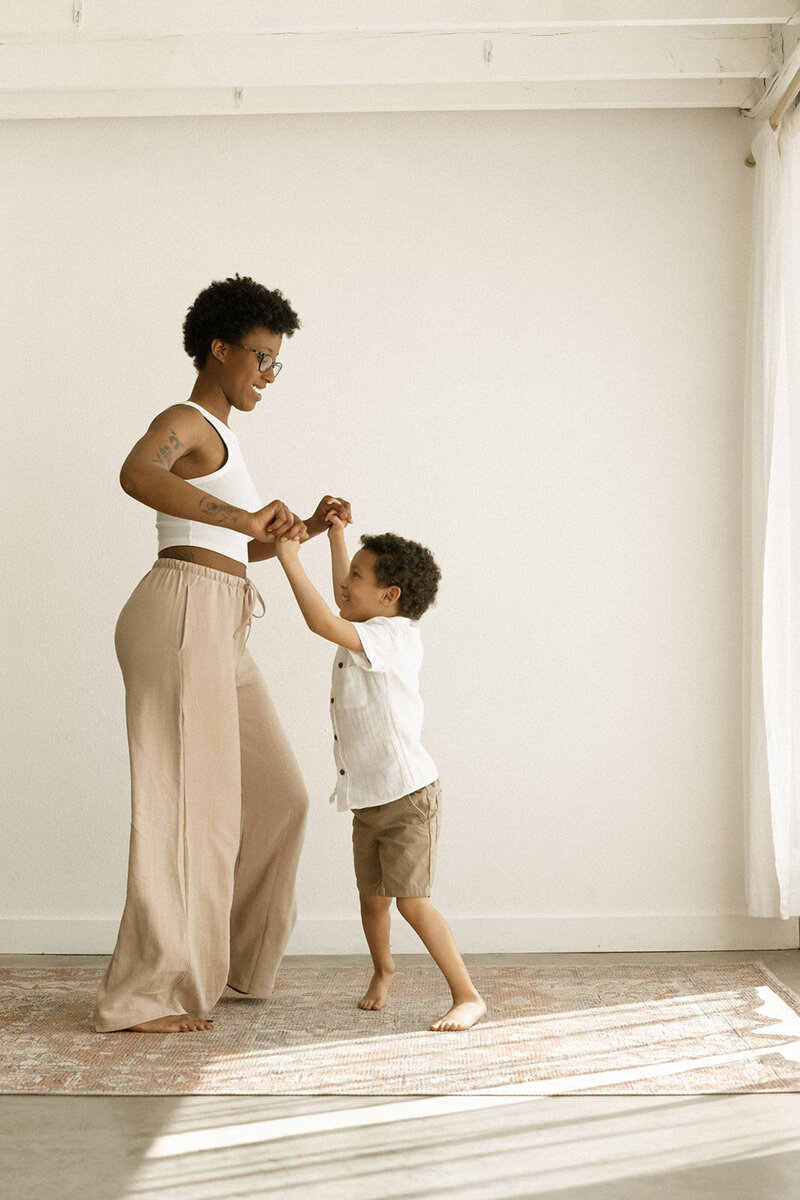 VilonaPhoto-Motherhood-Portraits-Longmont-CO-30_websize