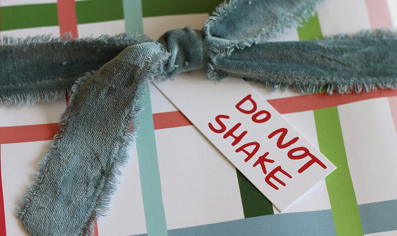 christmas-holiday-gift-tags-do-not-shake-funny