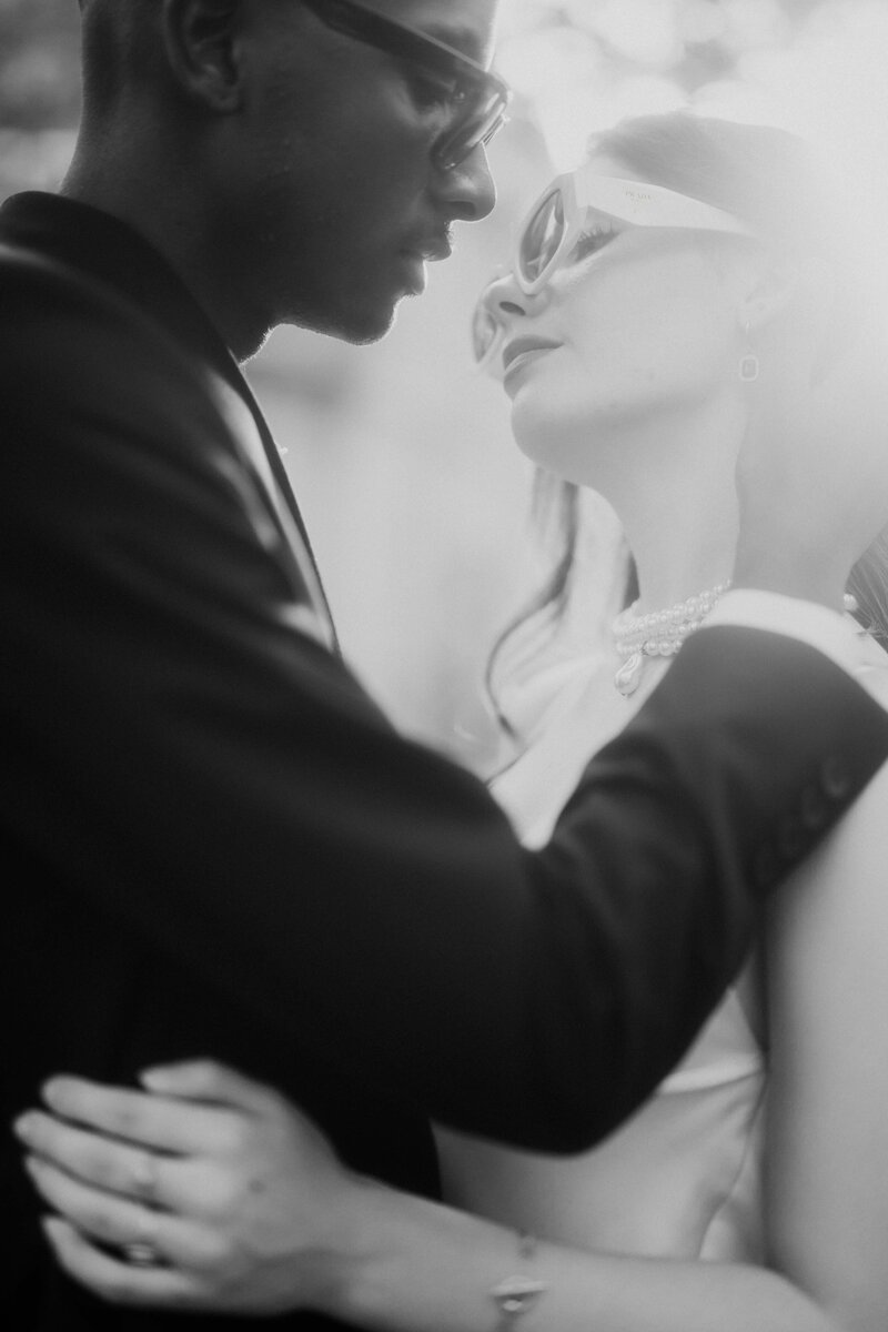 wedding photographer in paris bride and groom modern wedding photography