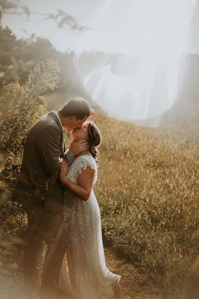 weddings by kattie jackson - golden hour couple portrait at wedding - metro atlanta and atlanta georgia photographer 