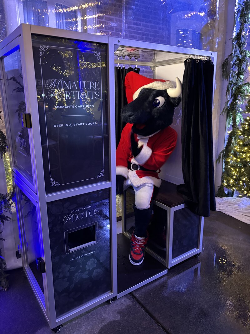 man using selfie Traveler photo booth