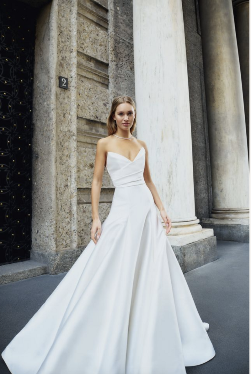 Lingerie strap modified stretch trumpet gown