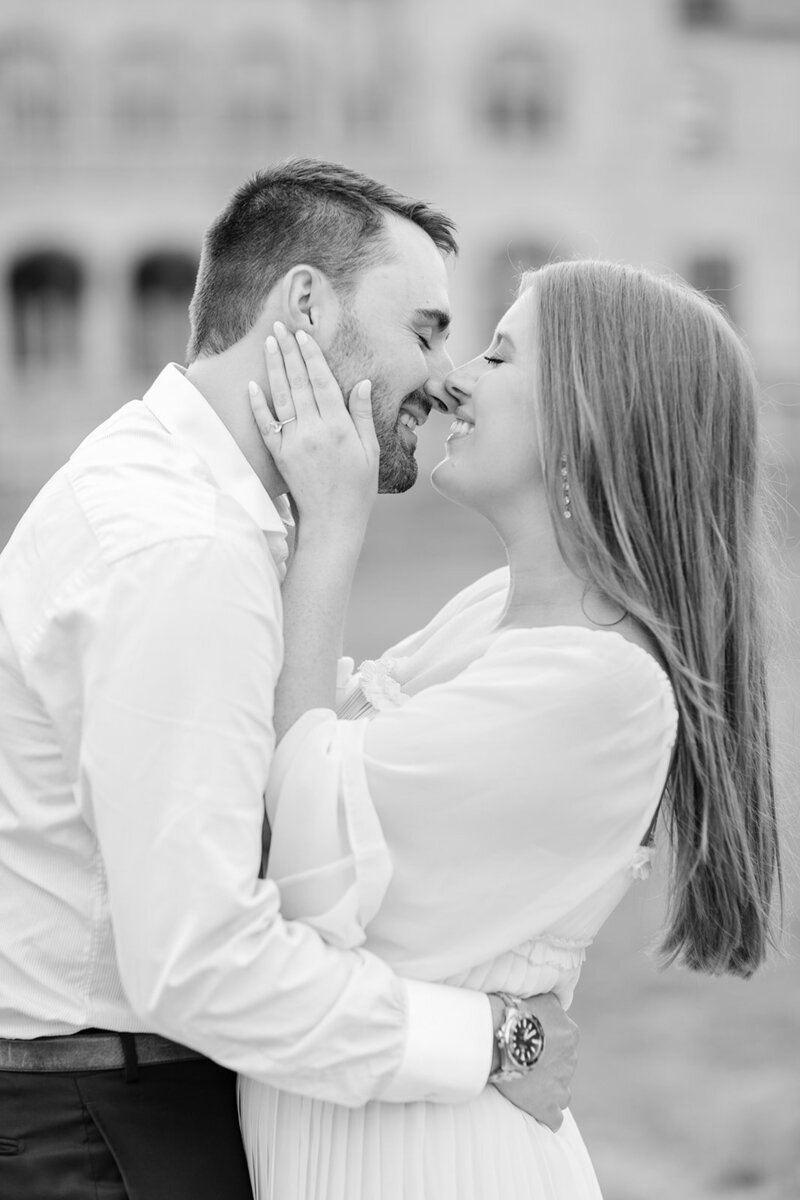 romantic-moment-salve-regina-newport