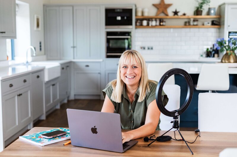 hayley-keeber-business-simplification-strategist-scale-your-business-simply
