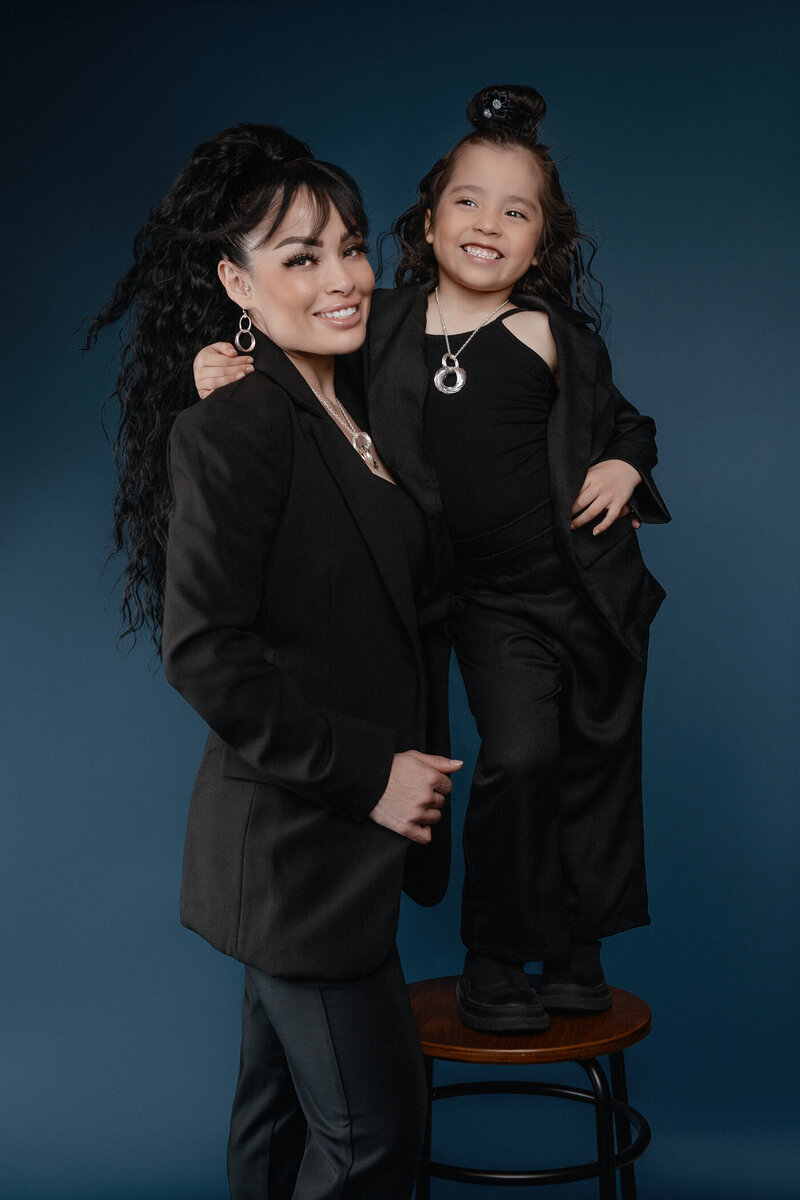 Family_couples_luxury_Montana_Photographer_Studio_-3397