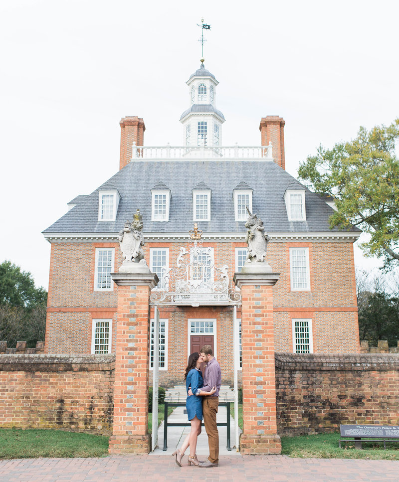 Williamsburg VA engagement photography