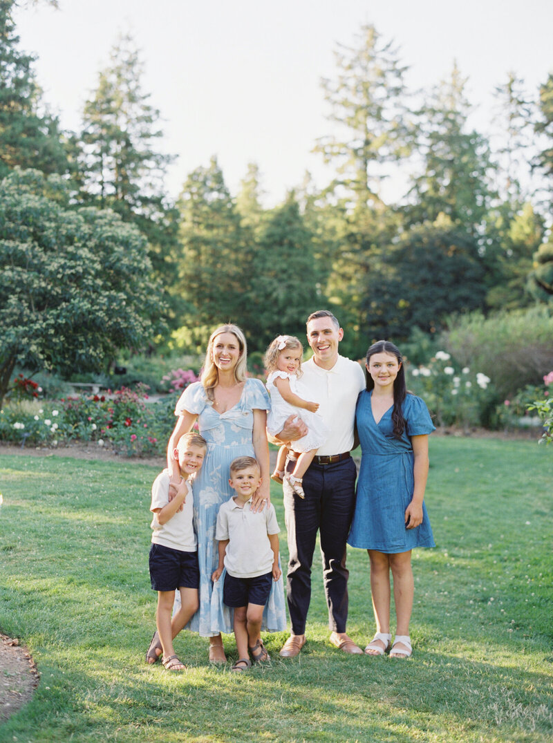 Seattle family photos at Woodland Park Rose Garden 