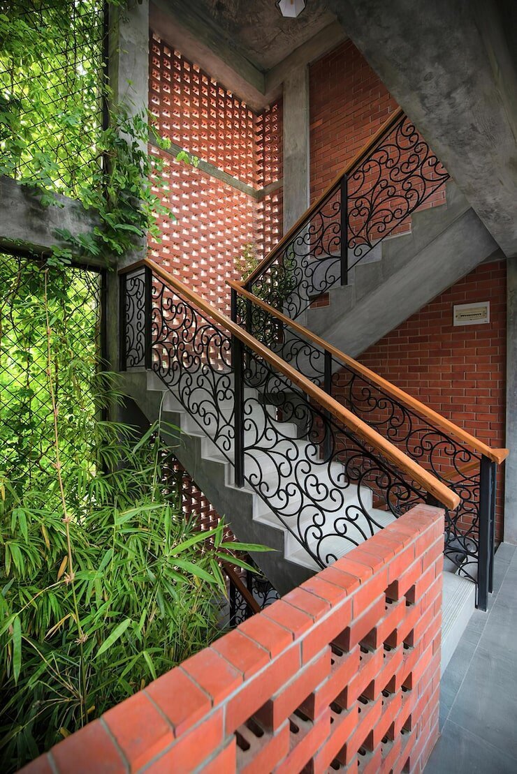 Choosing the Right Railing Thickness for Your Front Porch