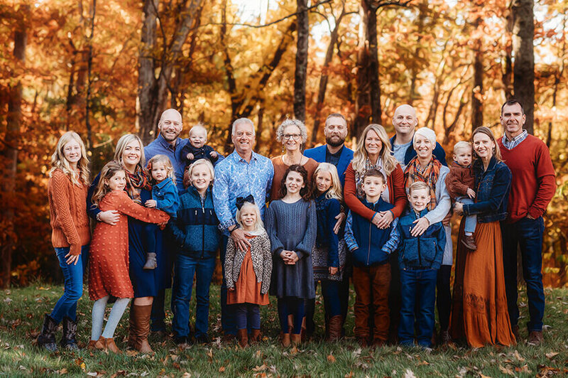 Extended Family poses for Family Photoshoot in Charleston, South Carolina.