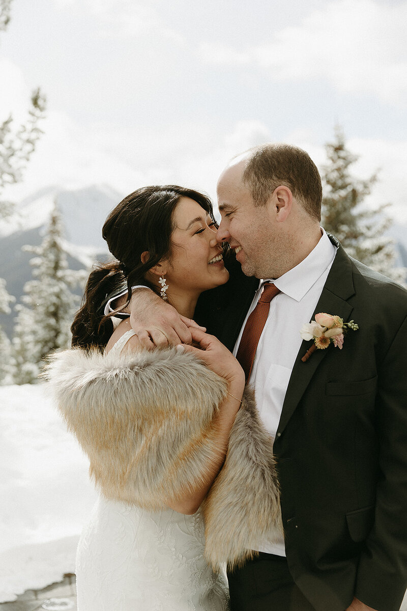 Mountain wedding photos for bride and groom Jenna and Keith.