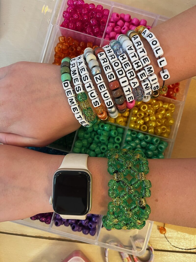 who is the owner of Grateful Gourmet. Desi Bagnell owner of the Grateful Gourmet. Chef deadhead local influencer to the mount holly community, mom shining star and over all great person. 