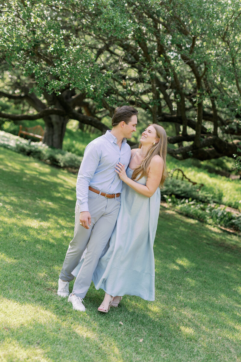 Fort-Worth-Botanic-Gardens-Engagement-Session-Chirstian-Wedding-Photographer-Kortney-Boyett21