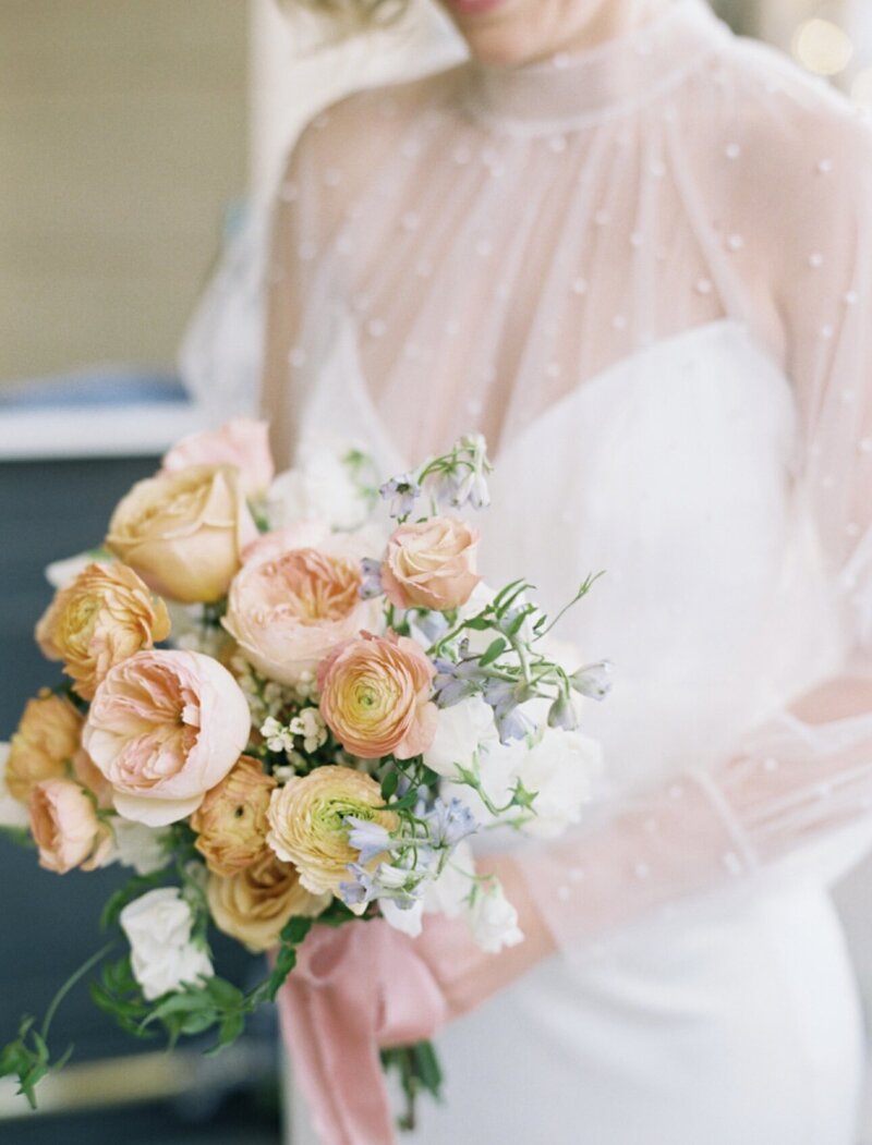 Indiana_Michigan_Wedding Planner_Hotel Carmichael_Carmel Indiana_Wedding Day Editorial_The Bride_Bridal Fashion_Bouquet