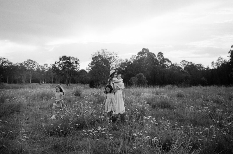 000084870018_8-BW