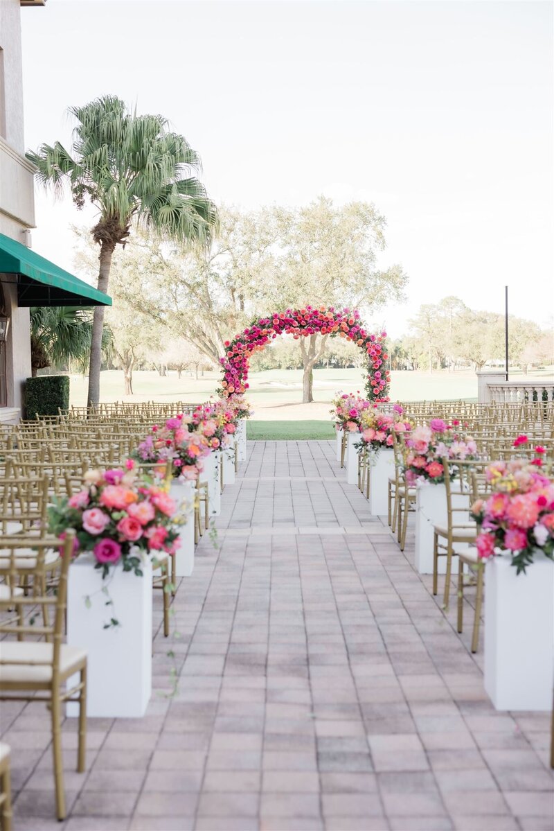 Ceremony site at the country club of Orlando by Orlando wedding photographer
