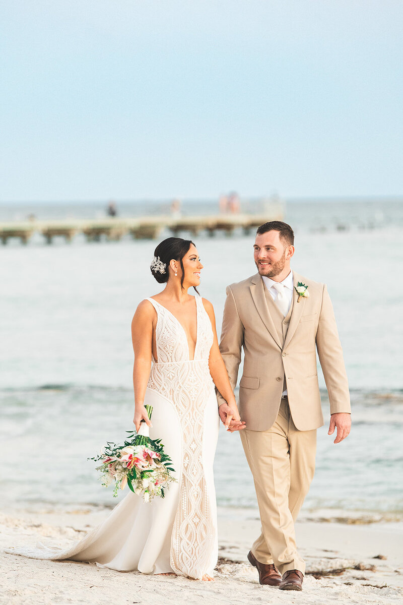 bride bouquet, floral design, wedding day