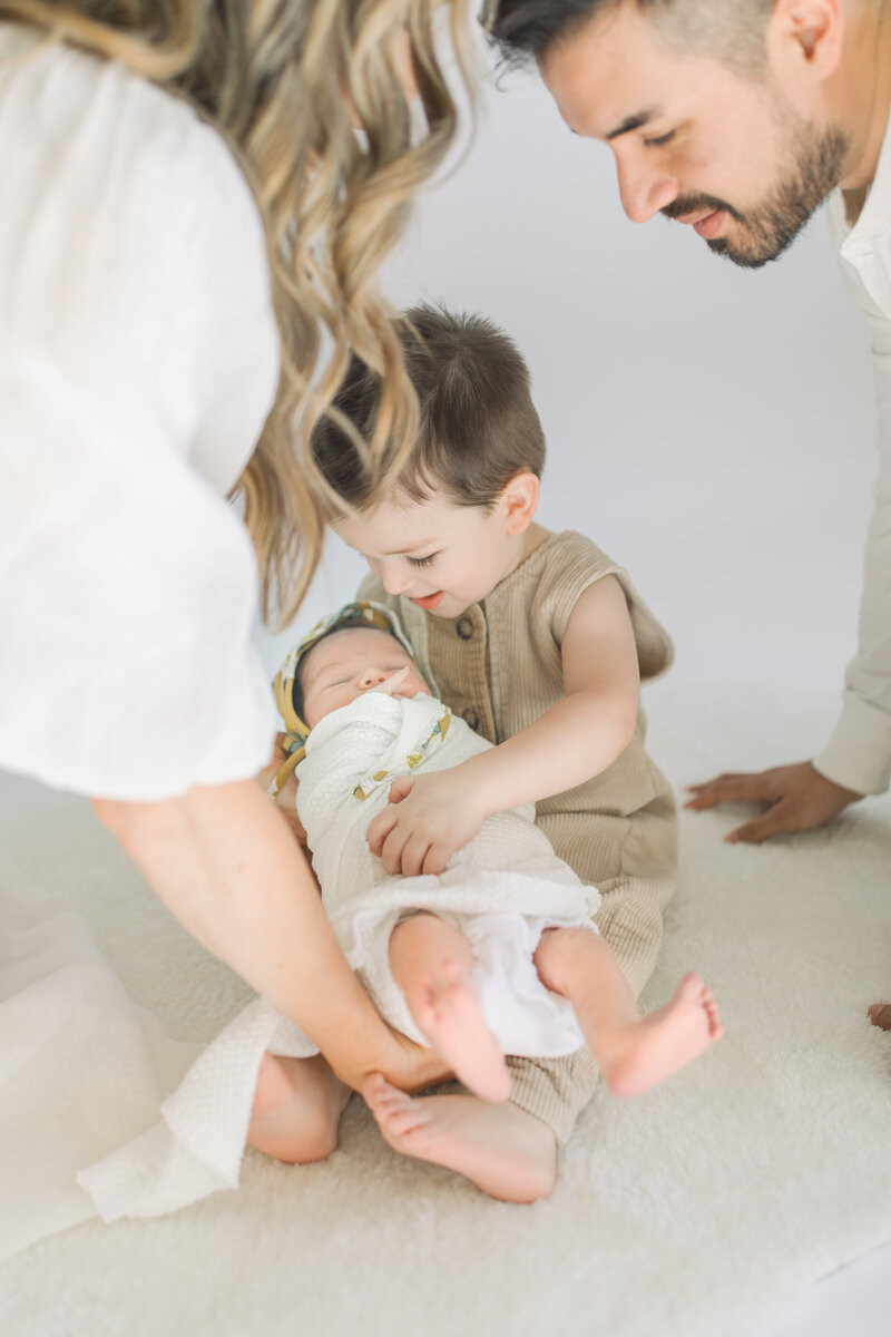 WendyGruselle_WI_Motherhood_Photographer_Becerra_2024-40