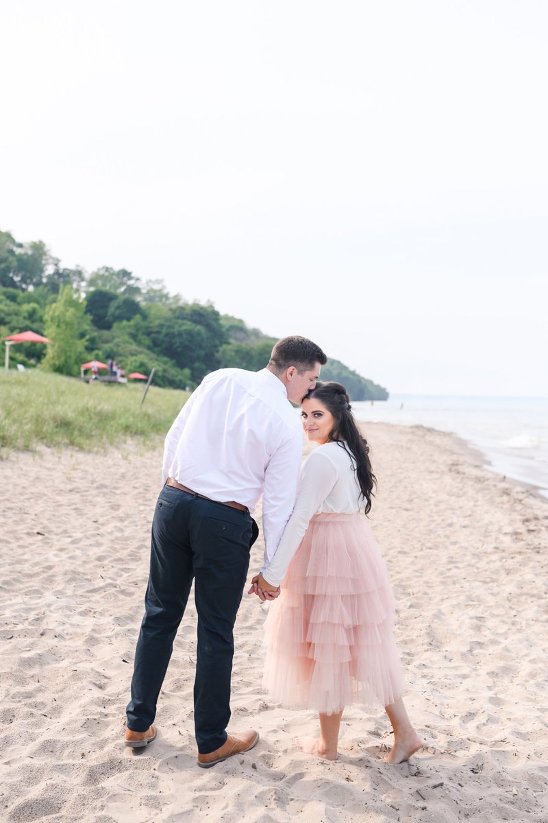 atwater-beach-engagement-milwaukee-the-paper-elephant-025