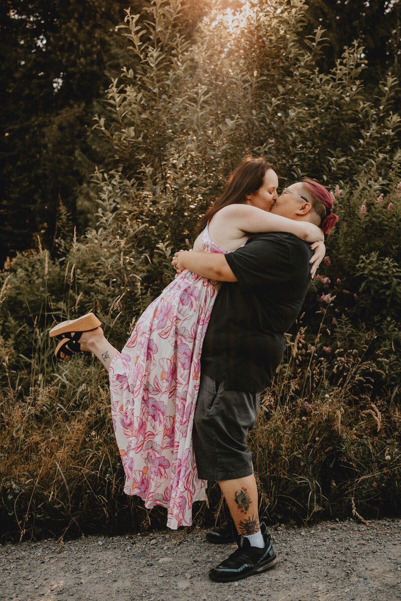 Coquitlam-Vancouver-Couples-PhotographerBelle-Cass-Mundy-Park-70