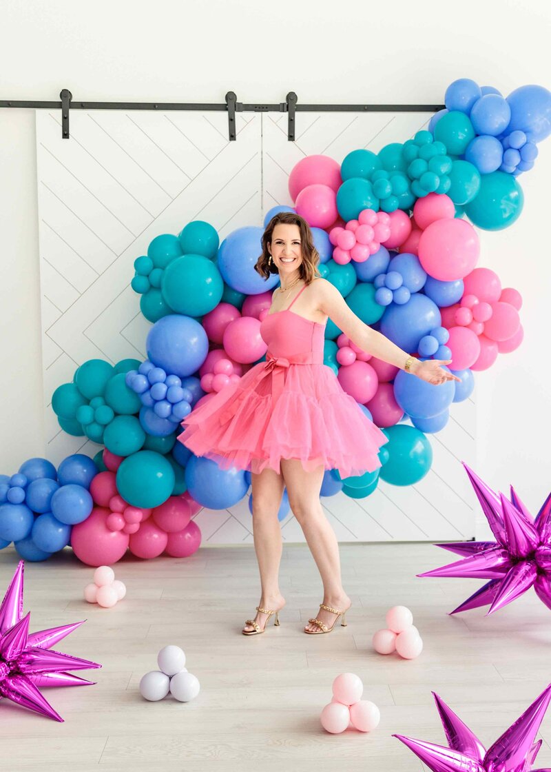 The expertise of our Raleigh balloon artist at Air with Flair, specializing in backdrop and decor balloons. Our expert brings a touch of magic to your events, creating enchanting atmospheres with customized balloon installations