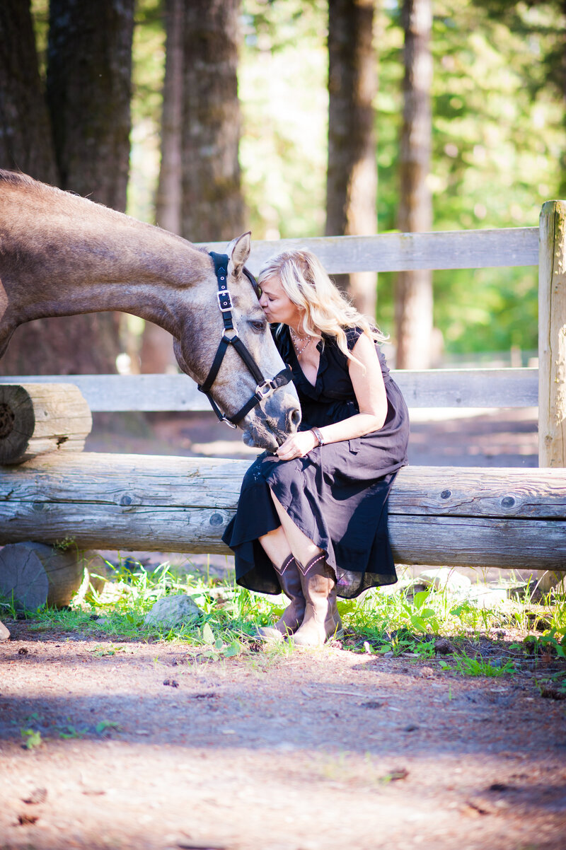 connection between woman and horse 