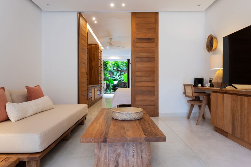 03-2-Careyes-Mexico-Properties-El-Careyes-Club-and-Residences-6C-Suites-Living-Media-Room-7652