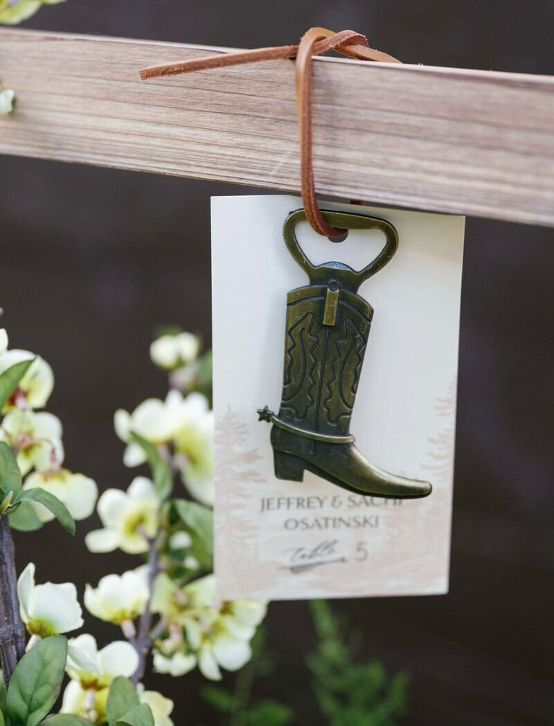 cowboy-boot-western-wedding-stationery-by-@wedluxecreative-for-@ gobelladesign