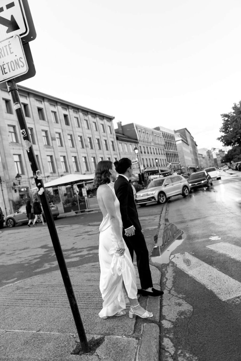 Bride and groom portrait in old montreal | paris and canada fashion wedding photographer