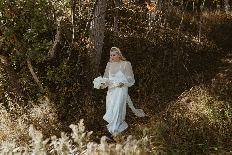 intimate-backyard-pictou-wedding-bride-niachelseaphoto