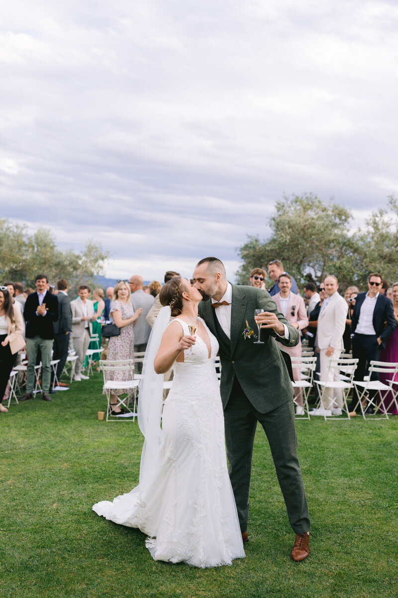 wedding photographer grignan victoria le petit-54