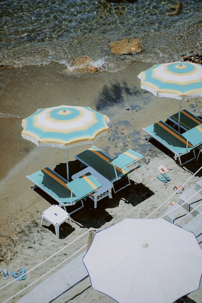 beach umbrella setup