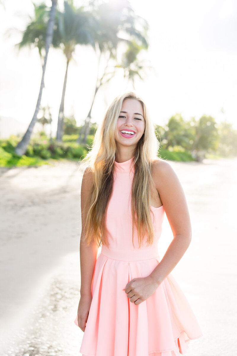 senior portraits in Maui  on the beach