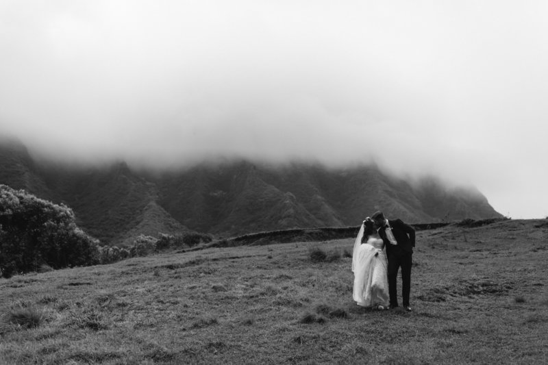 KUALOA-RANCH-WEDDING-PHOTOGRAPHER-MEGAN-SAUL (5 of 8)