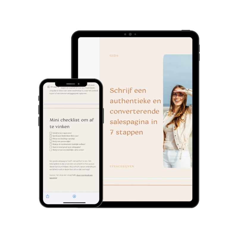 'Succesvol schrijven voor social media', de cover en een stuk uit de gids uitgelicht.