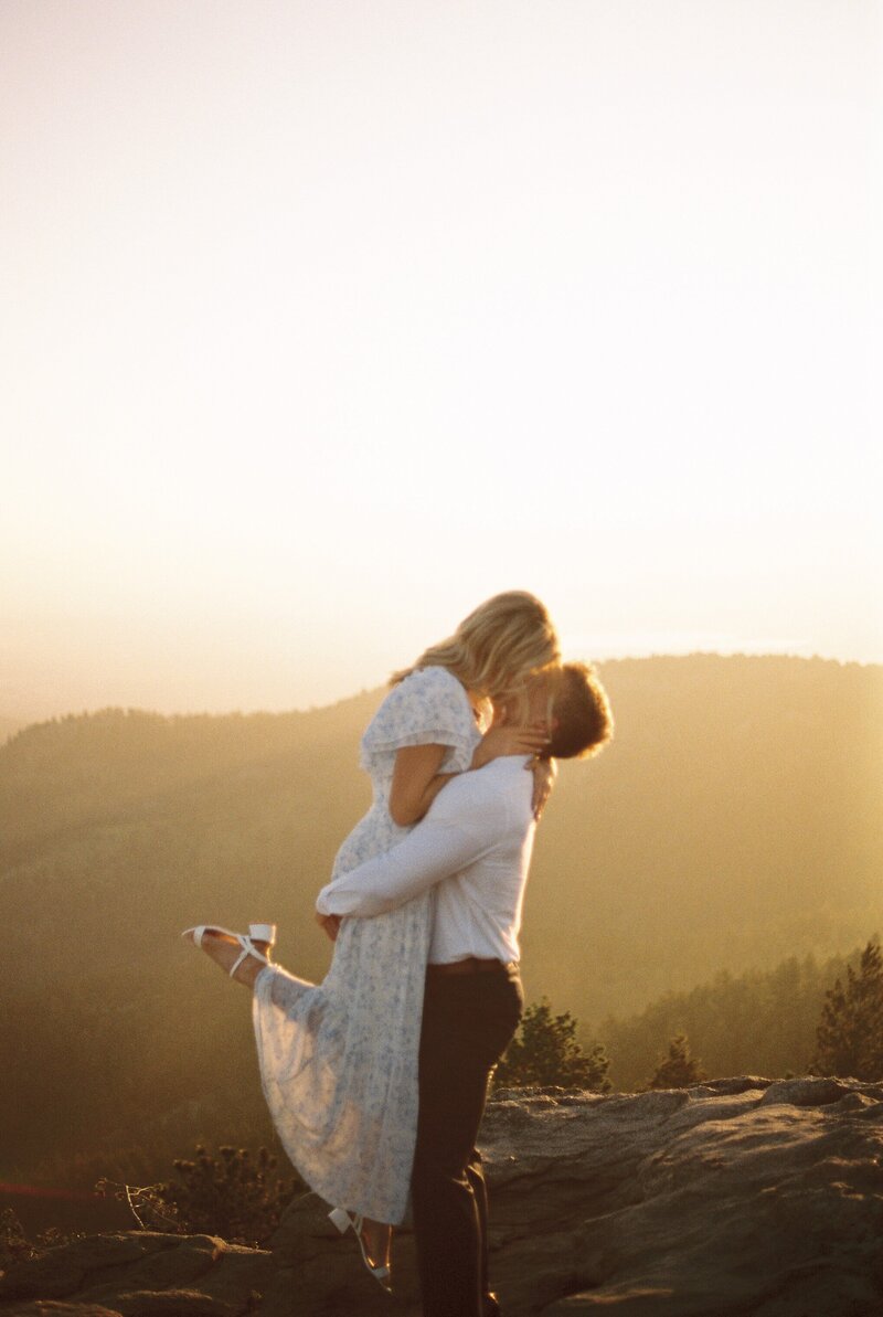 shenandoah-national-park-engagement-photos-on-35mm-film-8