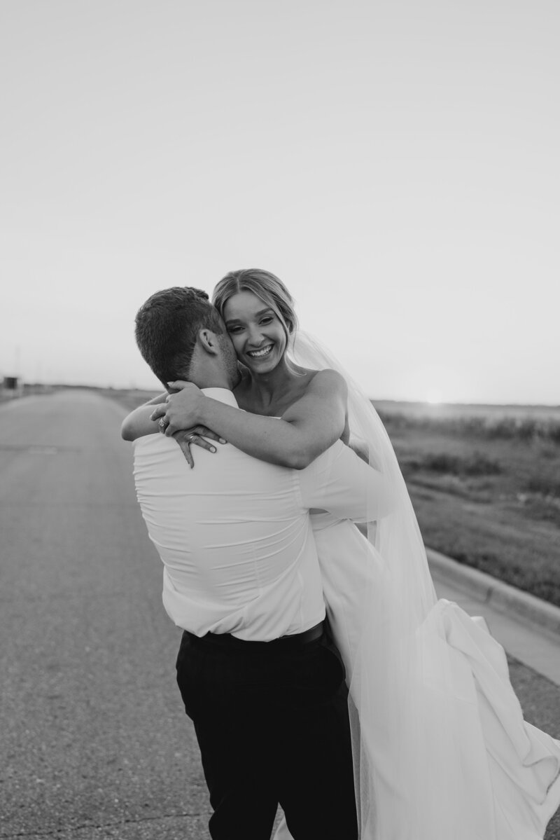 modern summer country club wedding