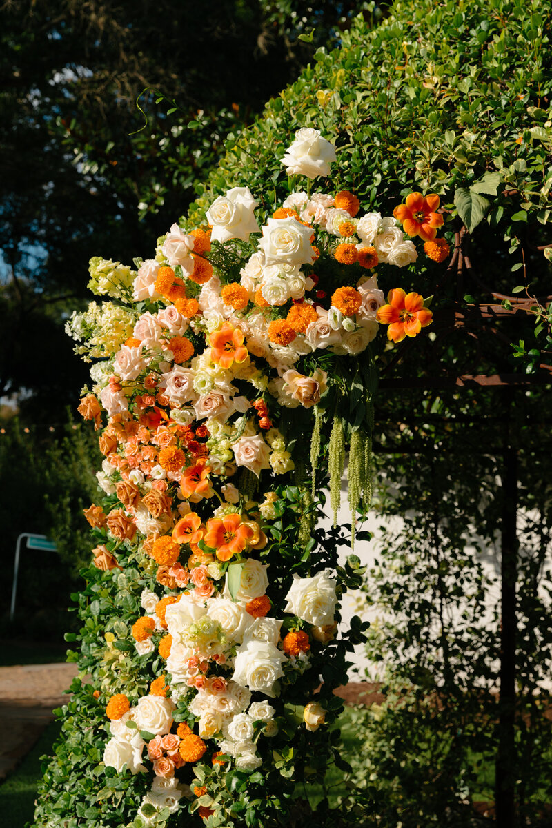 Hummingbird House is a garden wedding venue located in South Austin.