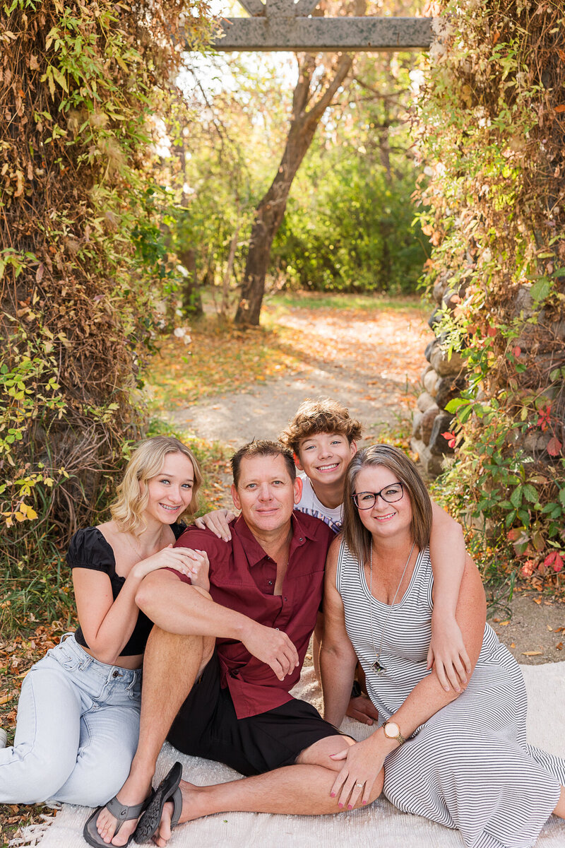 2024 Krystal-moore-photography-moose-jaw-fall-family-photographer-mccaig-gardens-27